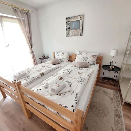 MB Deluxe Apartment Visoko Extérieur photo