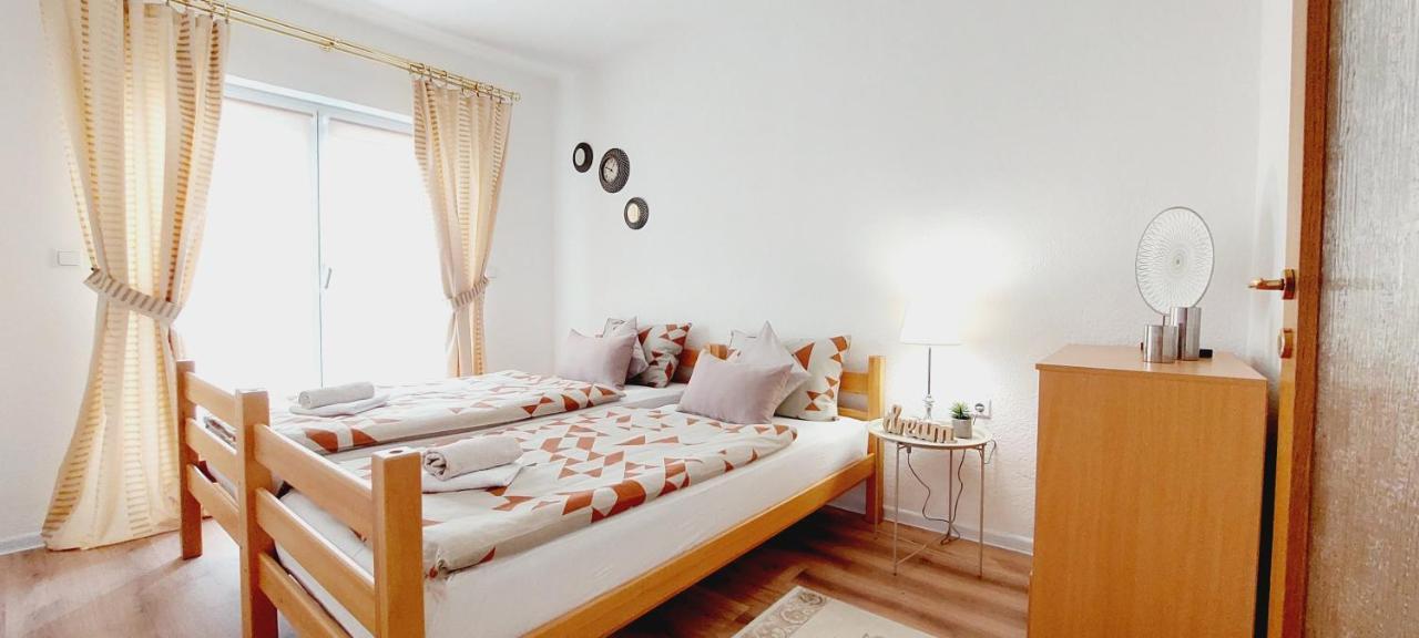MB Deluxe Apartment Visoko Extérieur photo