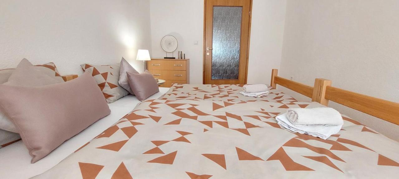 MB Deluxe Apartment Visoko Extérieur photo