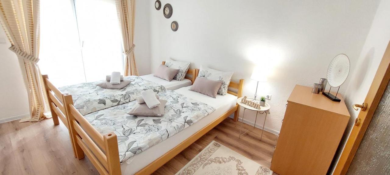 MB Deluxe Apartment Visoko Extérieur photo