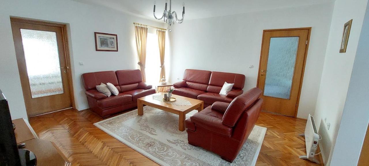MB Deluxe Apartment Visoko Extérieur photo