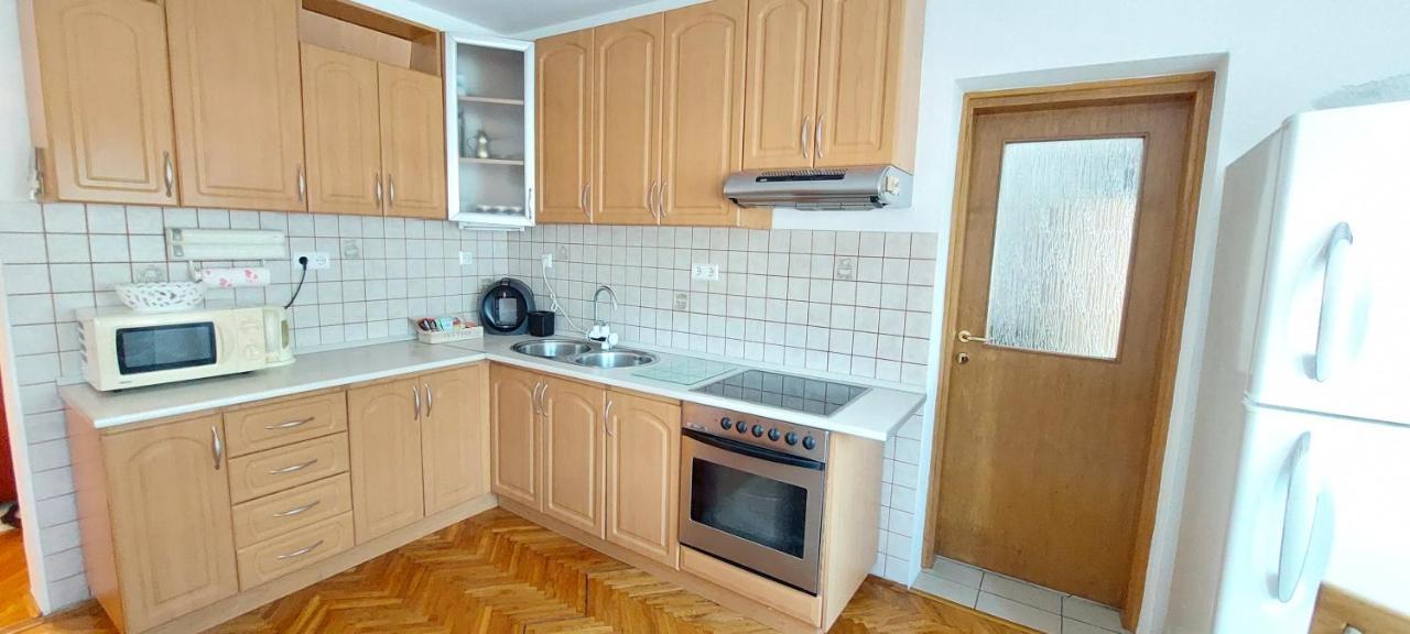 MB Deluxe Apartment Visoko Extérieur photo