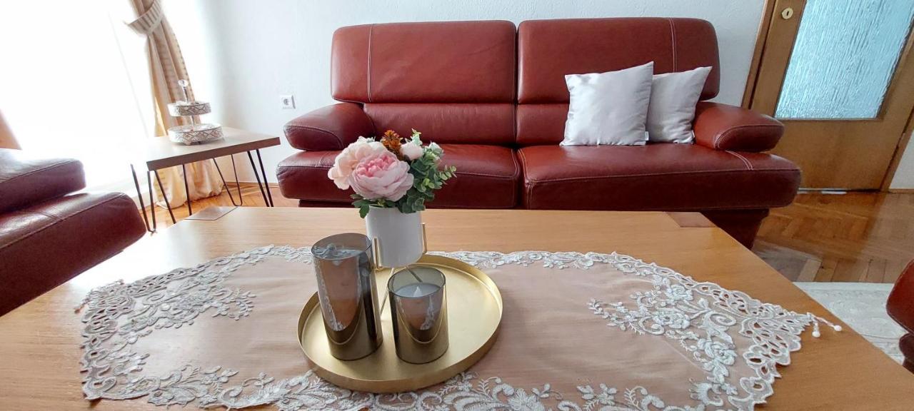 MB Deluxe Apartment Visoko Extérieur photo