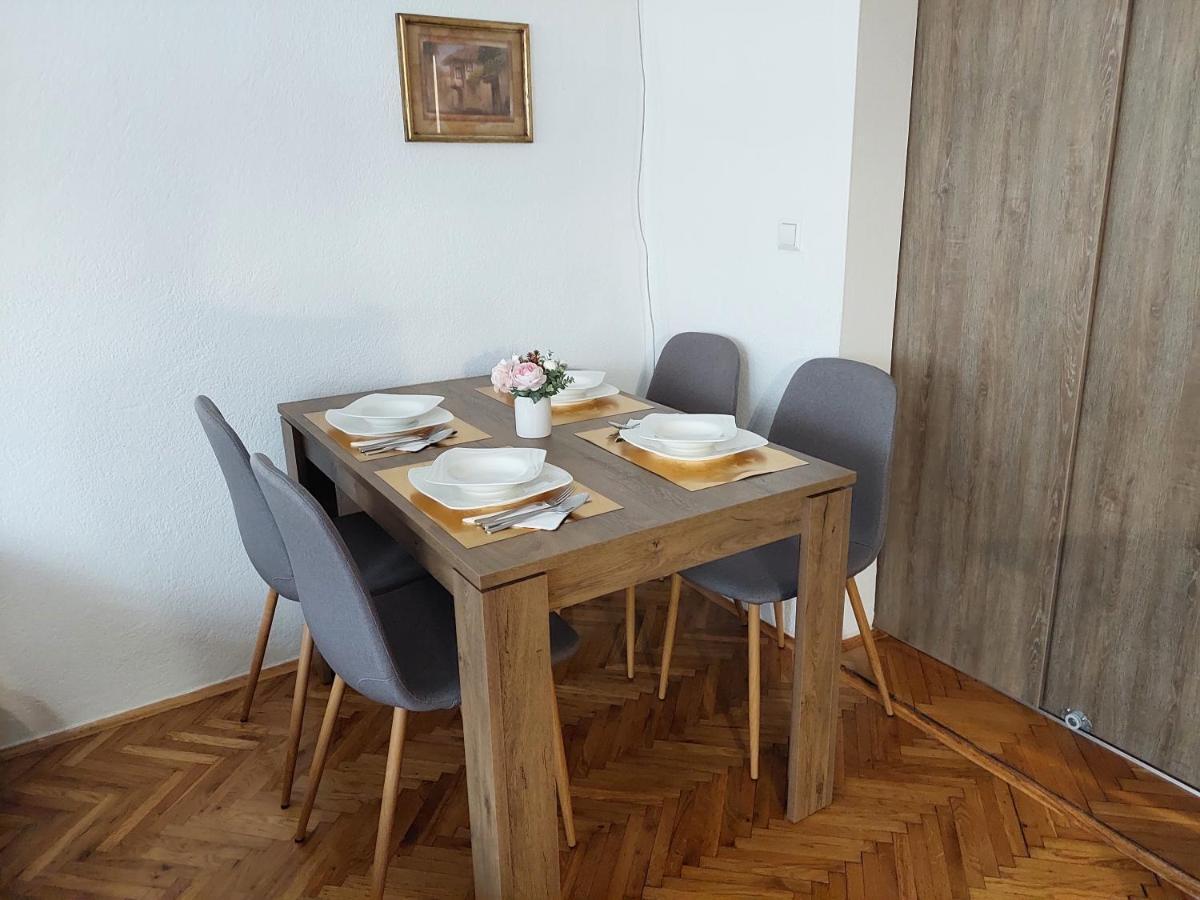 MB Deluxe Apartment Visoko Extérieur photo