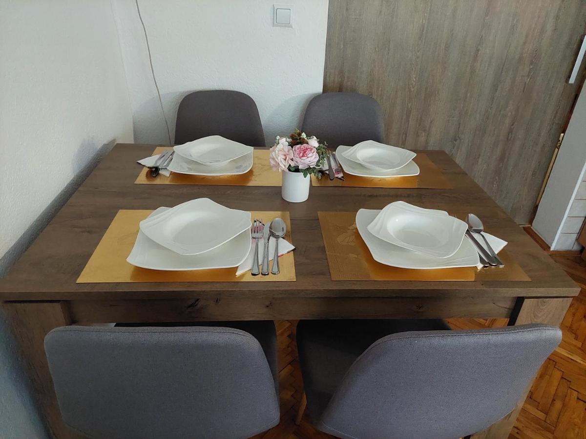 MB Deluxe Apartment Visoko Extérieur photo