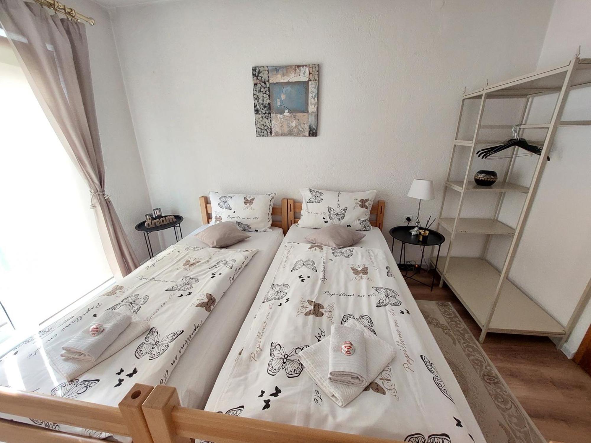 MB Deluxe Apartment Visoko Extérieur photo