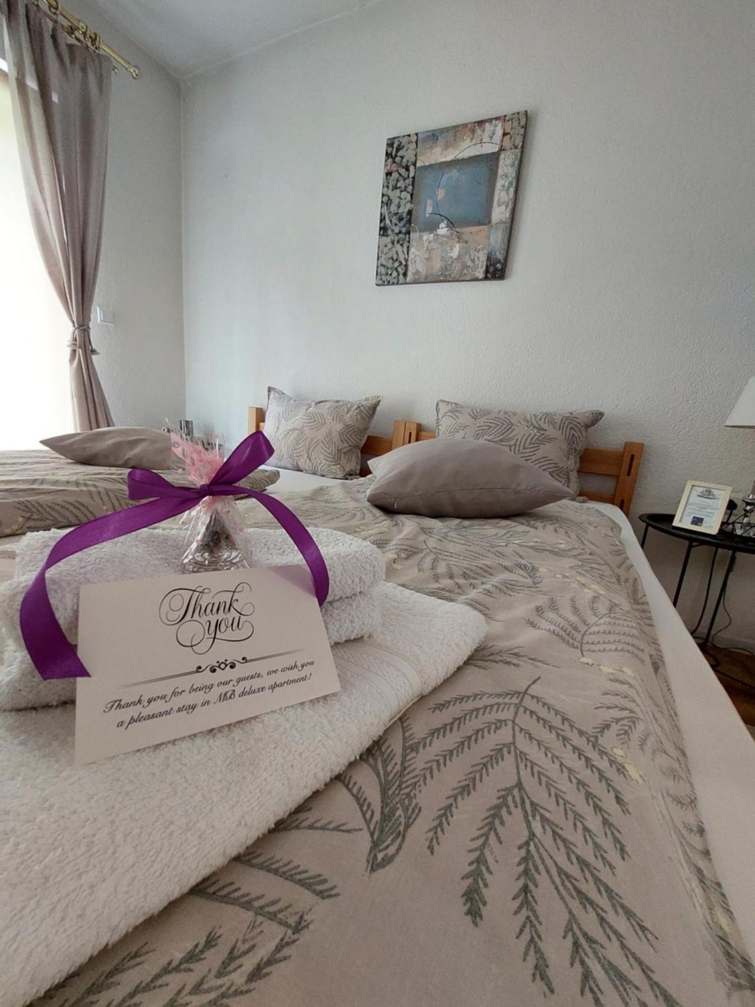 MB Deluxe Apartment Visoko Extérieur photo